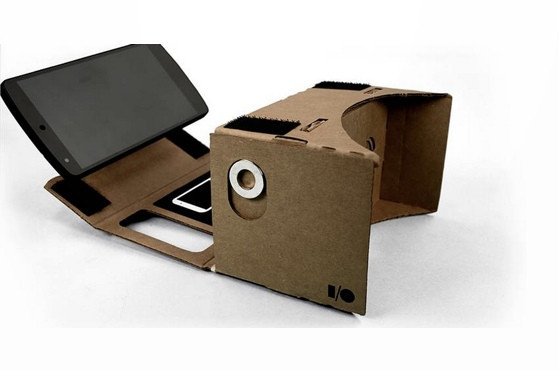 Google ha demostrado que la realidad virtual no tiene que ser complicada y cara, y ha creado unas gafas de realidad virtual utilizando sólo tu smartphone, cartón, un imán, dos lentes y una goma elástica.